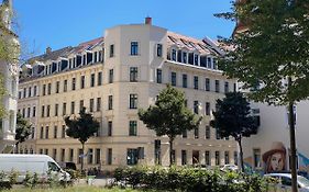 3-Room Karl-Heine